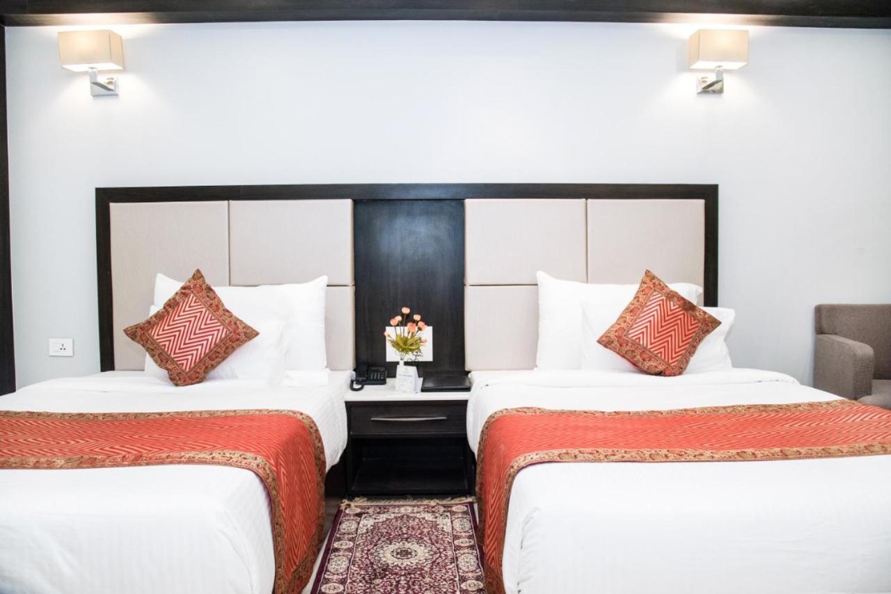 Hotel Platinum Shravasti Katra  Bagian luar foto