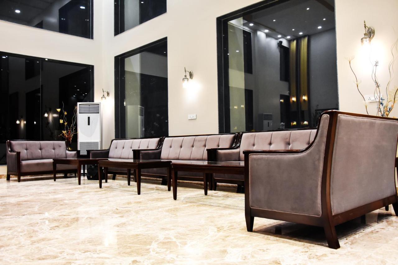 Hotel Platinum Shravasti Katra  Bagian luar foto