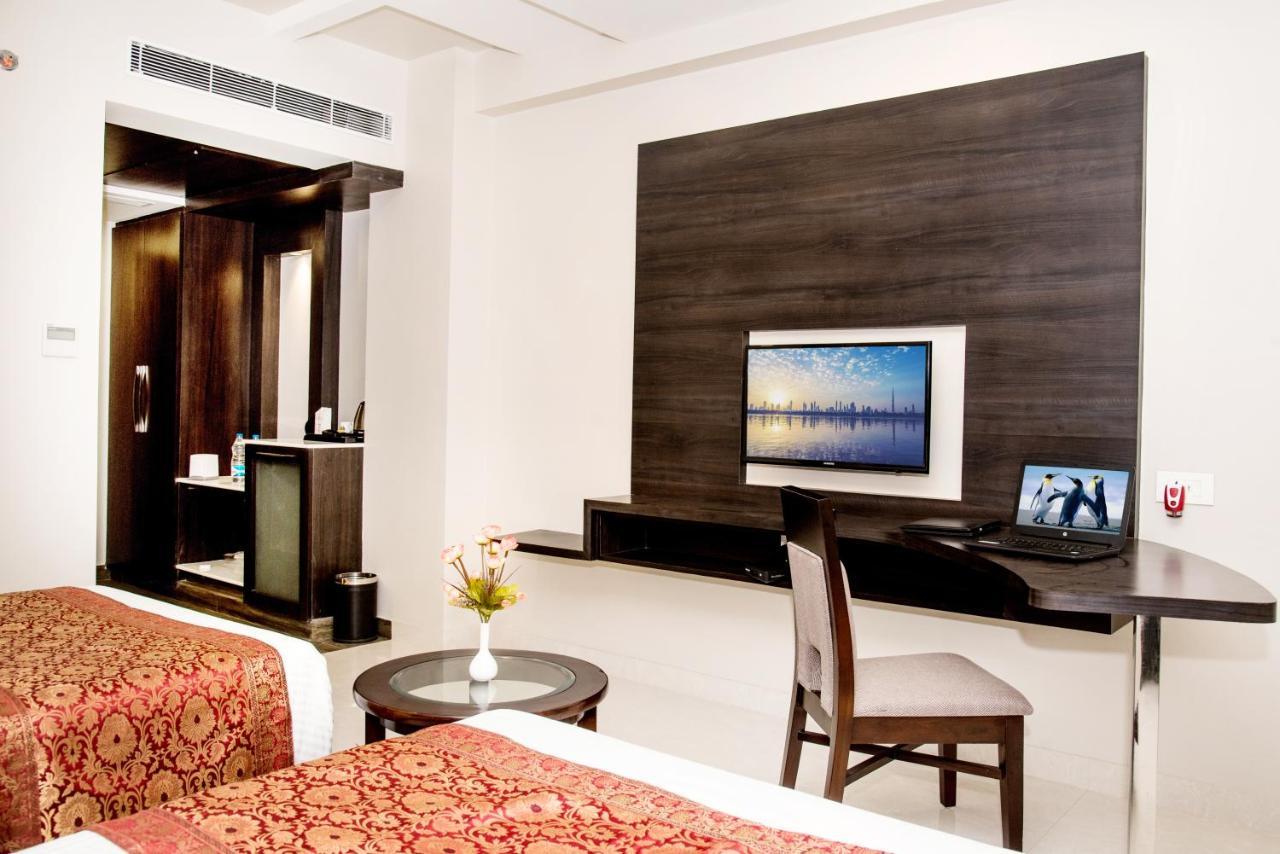 Hotel Platinum Shravasti Katra  Bagian luar foto