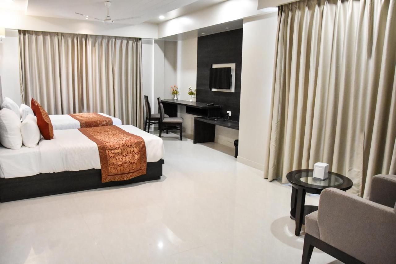 Hotel Platinum Shravasti Katra  Bagian luar foto