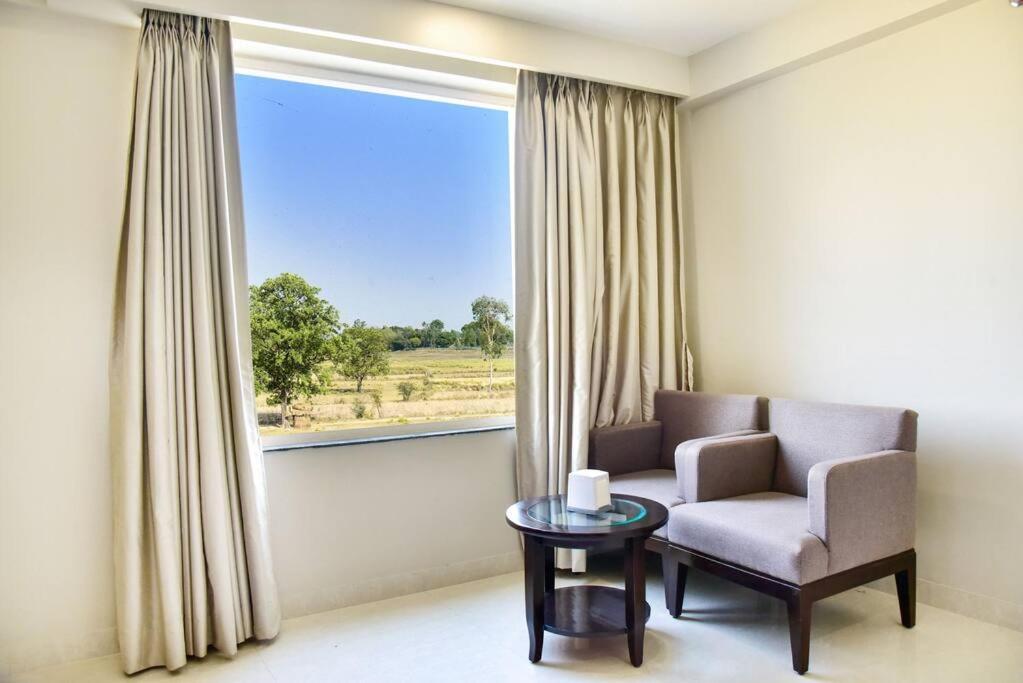 Hotel Platinum Shravasti Katra  Bagian luar foto