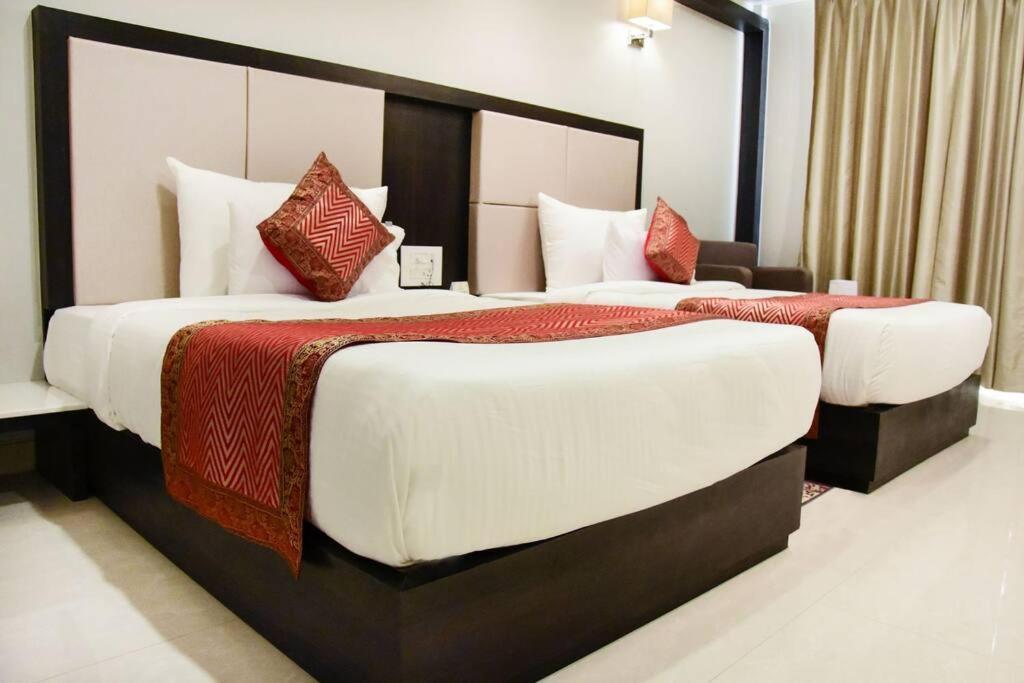 Hotel Platinum Shravasti Katra  Bagian luar foto