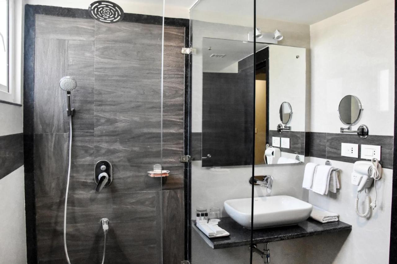 Hotel Platinum Shravasti Katra  Bagian luar foto
